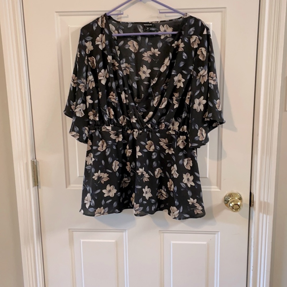 Torrid floral blouse